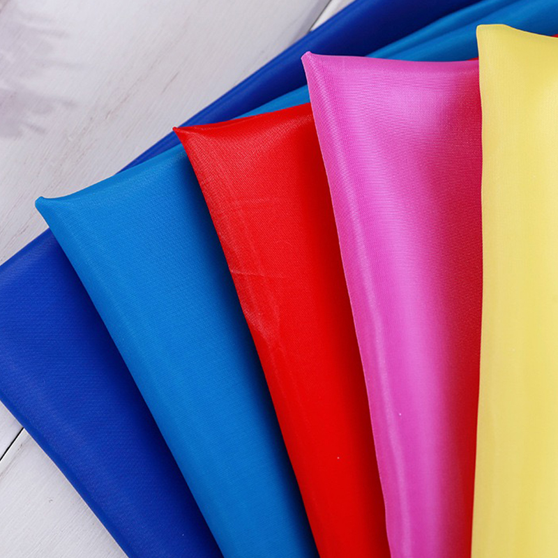 Kain Poliester Taffeta Dicelup Bernapas